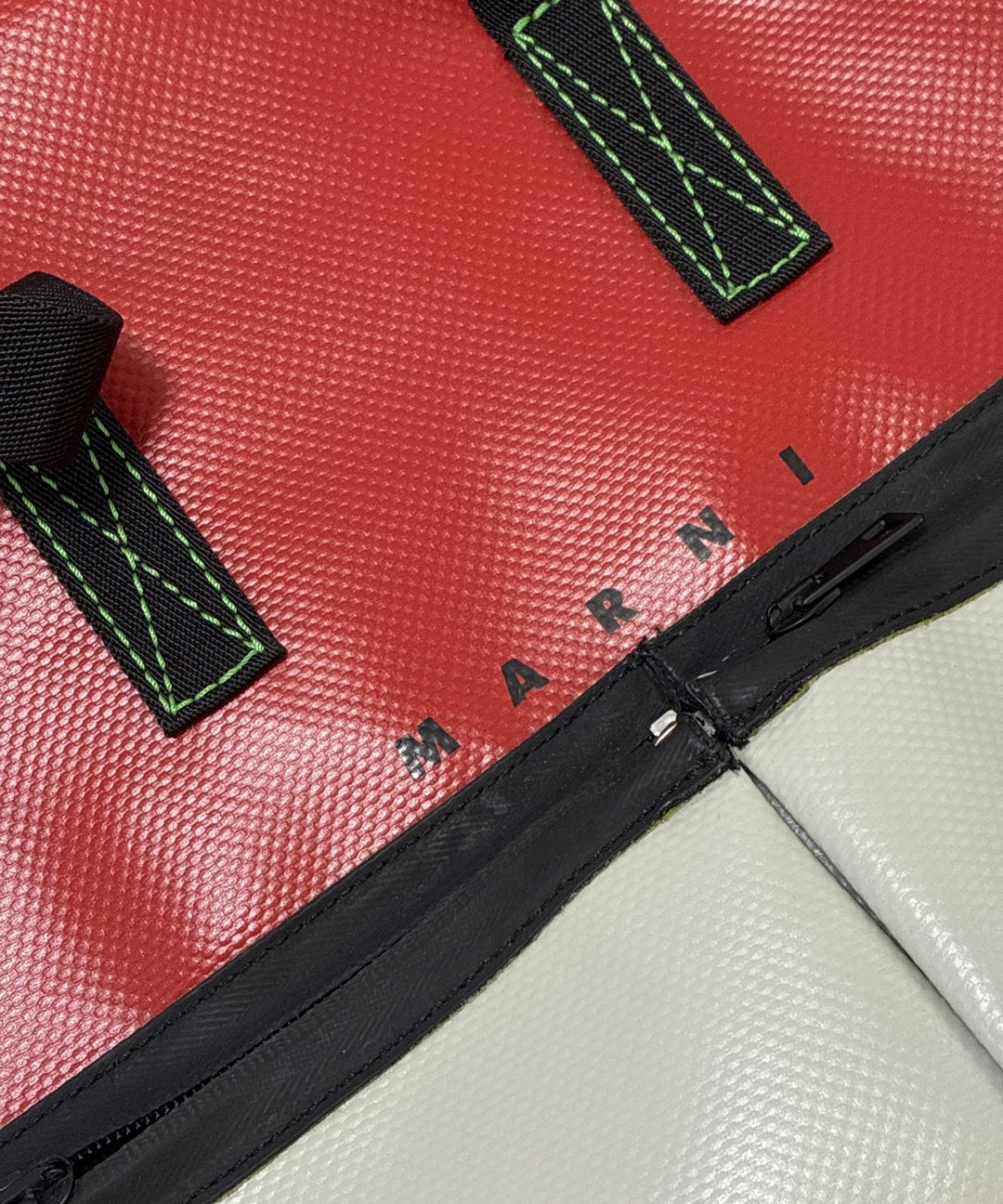 MARNI เป้สะพายหลัง