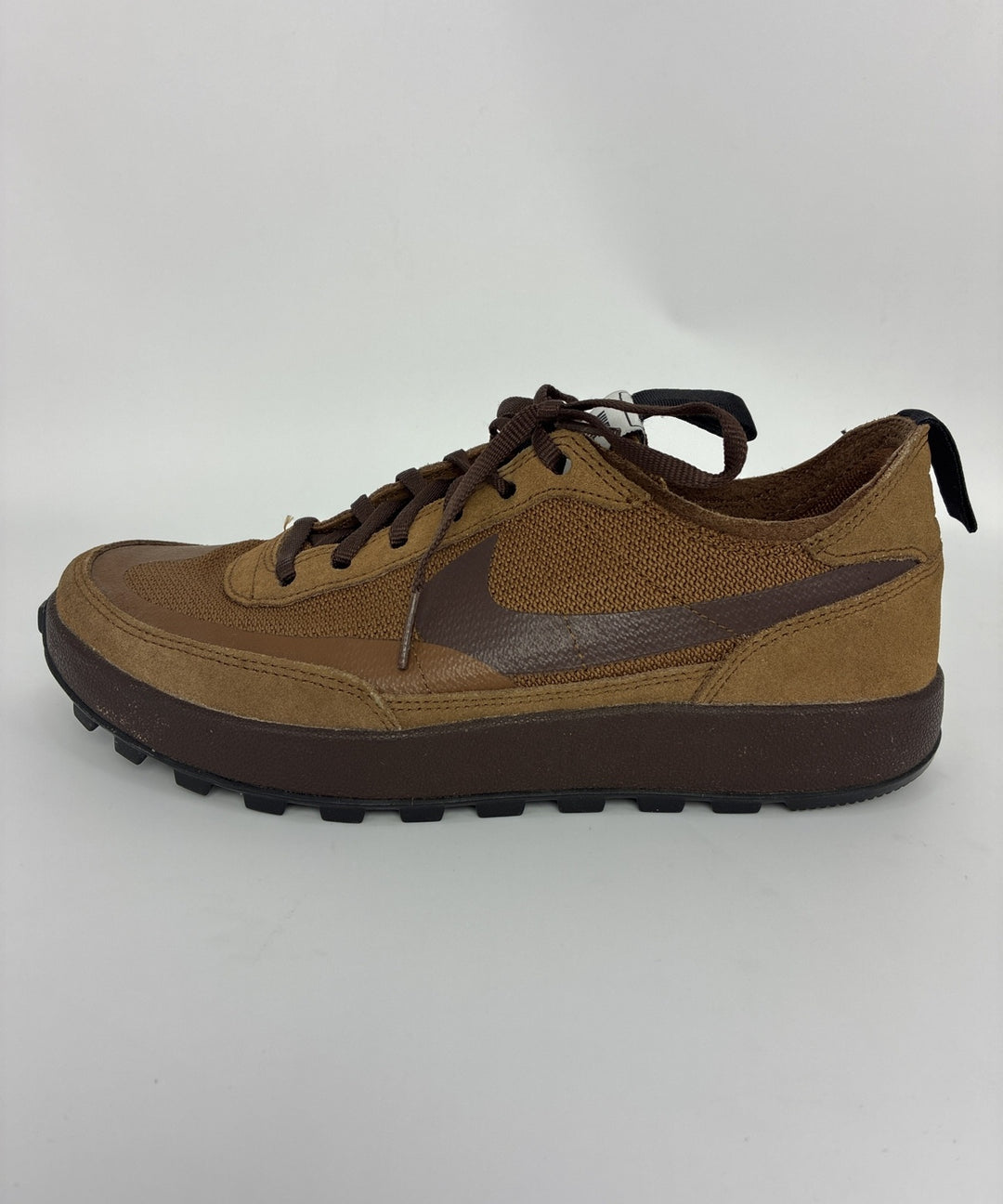 NIKE รองเท้าผ้าใบ