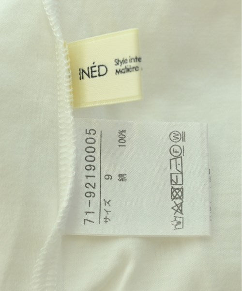 INED เสื้อยืด/เสื้อท็อปส์