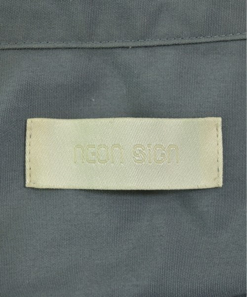 NEON SIGN เสื้อลำลอง