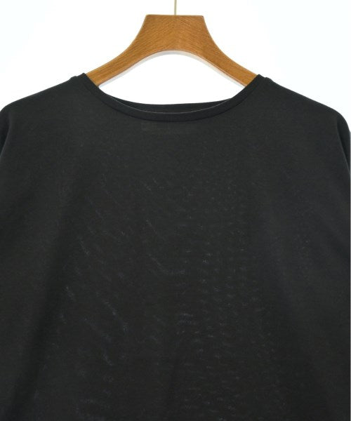 Feerique เสื้อยืด/เสื้อท็อปส์