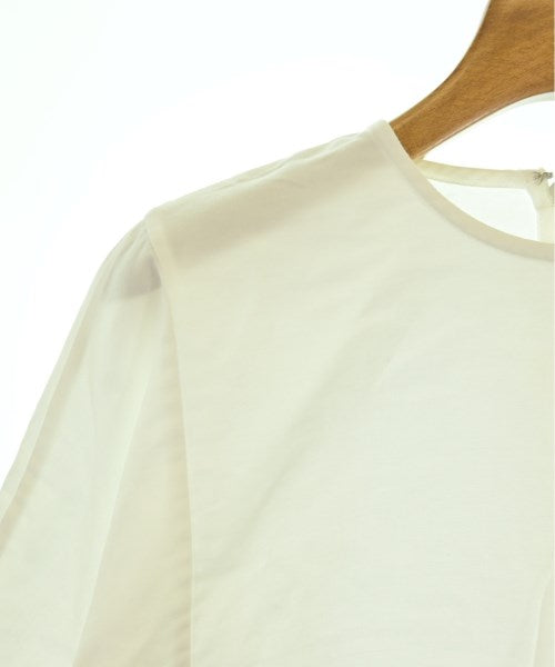 SACRA เสื้อสตรี