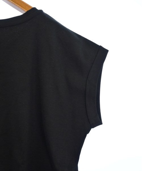 UNTITLED เสื้อยืด/เสื้อท็อปส์
