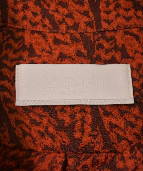 NEON SIGN เสื้อลำลอง