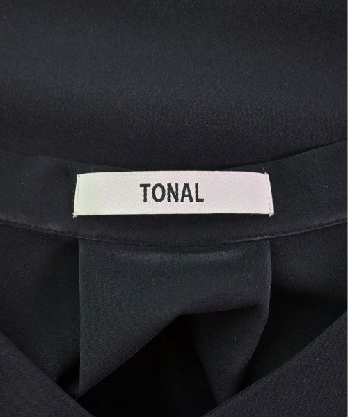 TONAL เสื้อสตรี
