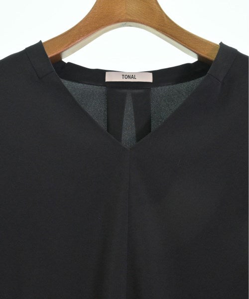 TONAL เสื้อสตรี