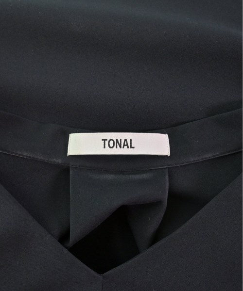 TONAL เสื้อสตรี