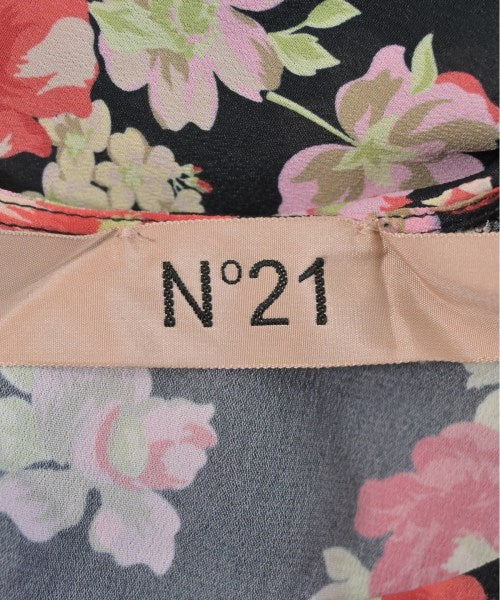 Nﾟ 21 เสื้อสตรี