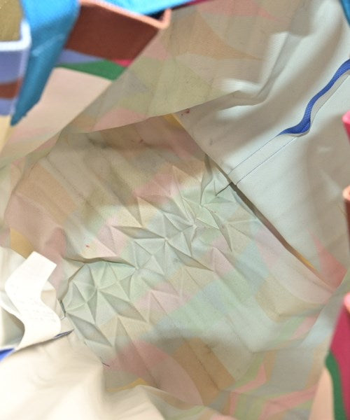 me ISSEY MIYAKE กระเป๋าถือขนาดใหญ่
