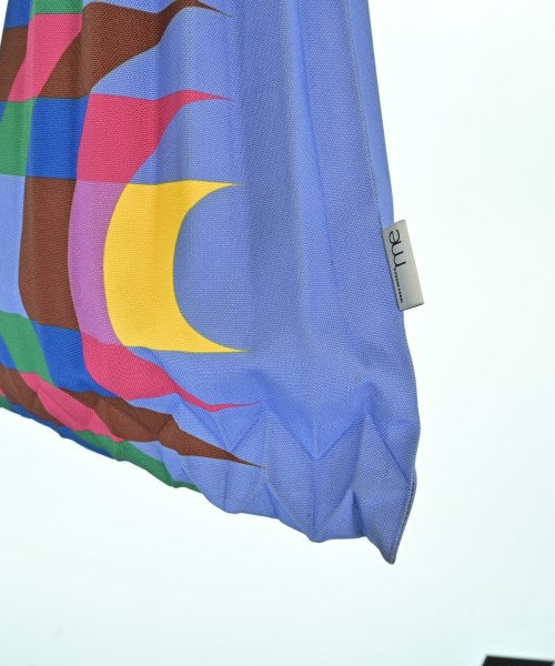 me ISSEY MIYAKE กระเป๋าถือขนาดใหญ่