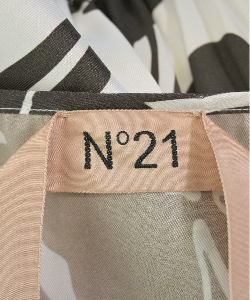 Nﾟ 21 ชุดเดรส