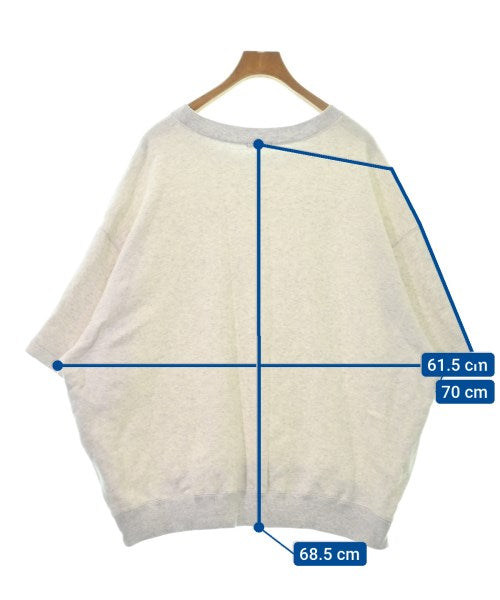 is-ness เสื้อยืด/เสื้อท็อปส์