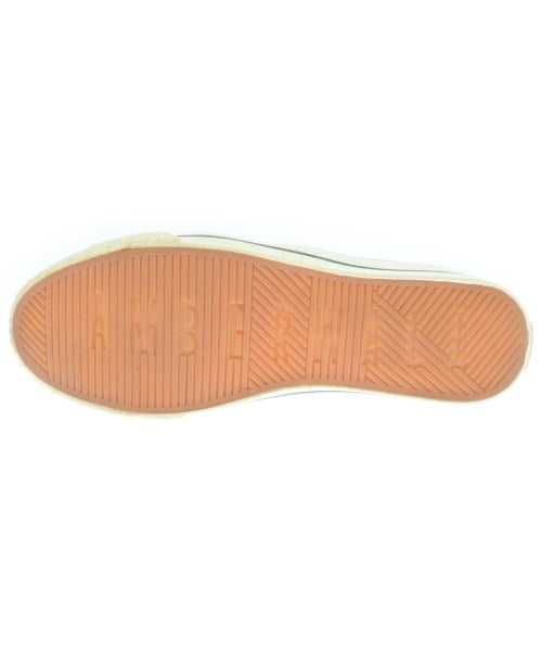 Amber Wall รองเท้าผ้าใบ