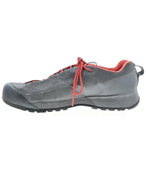 ARC'TERYX รองเท้าผ้าใบ