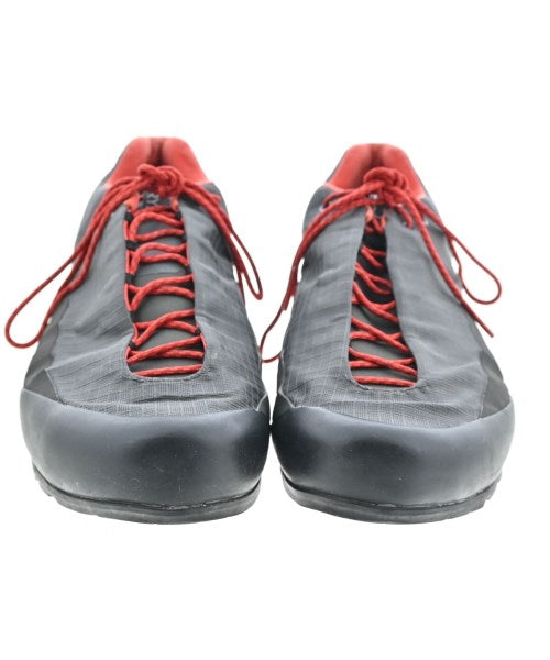ARC'TERYX รองเท้าผ้าใบ