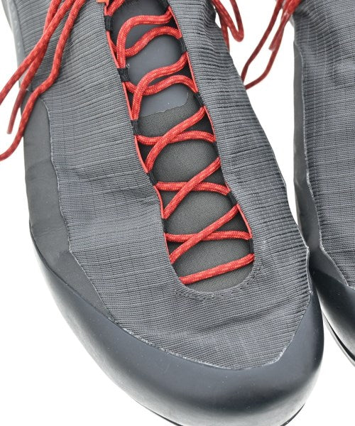 ARC'TERYX รองเท้าผ้าใบ