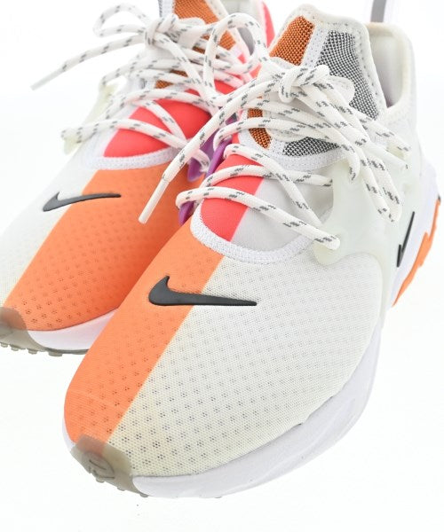NIKE รองเท้าผ้าใบ