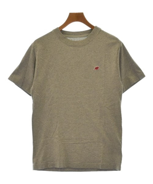New Balance เสื้อยืด/เสื้อท็อปส์