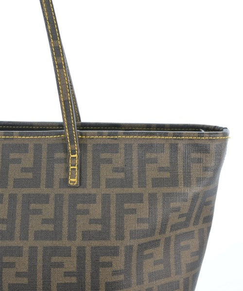 FENDI กระเป๋าถือขนาดใหญ่