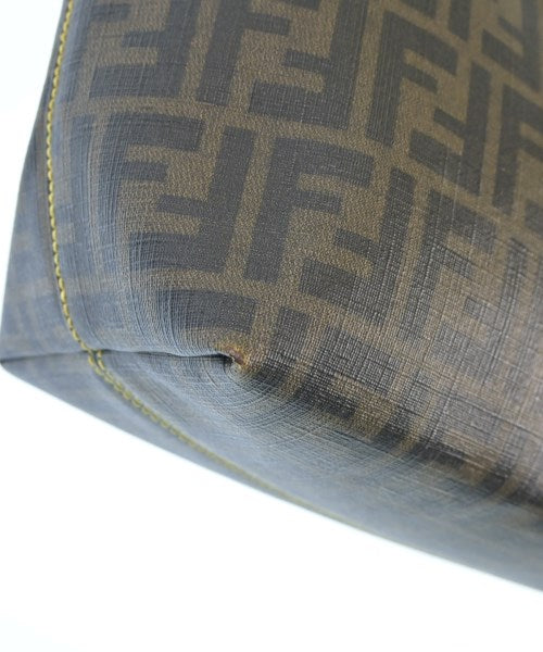 FENDI กระเป๋าถือขนาดใหญ่