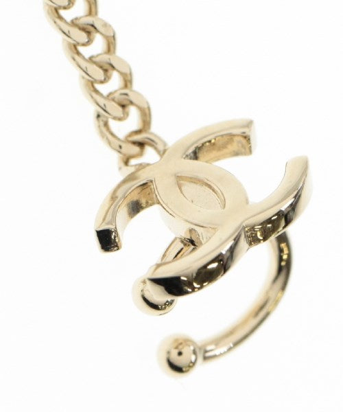 CHANEL เจาะ