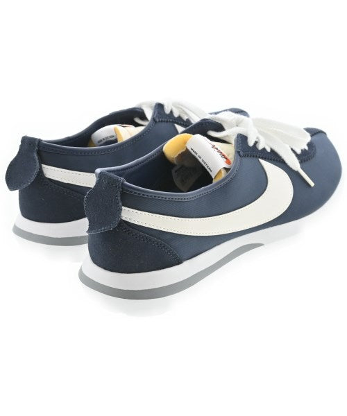 NIKE รองเท้าผ้าใบ