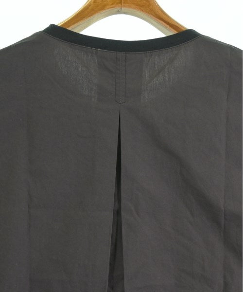 Risley เสื้อยืด/เสื้อท็อปส์