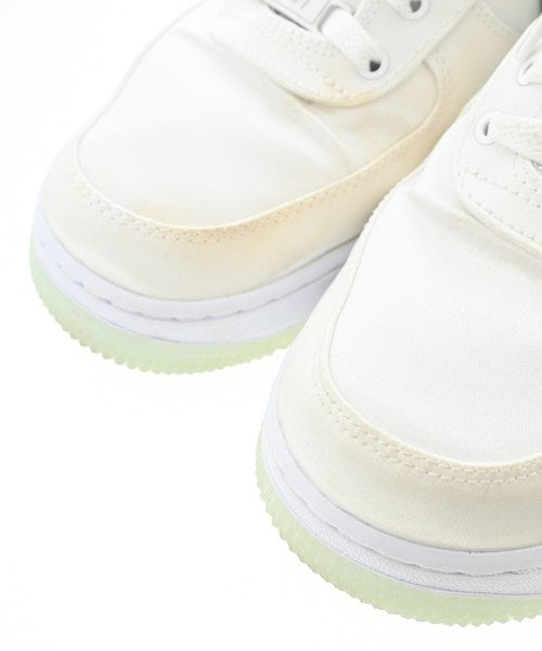 NIKE รองเท้าผ้าใบ