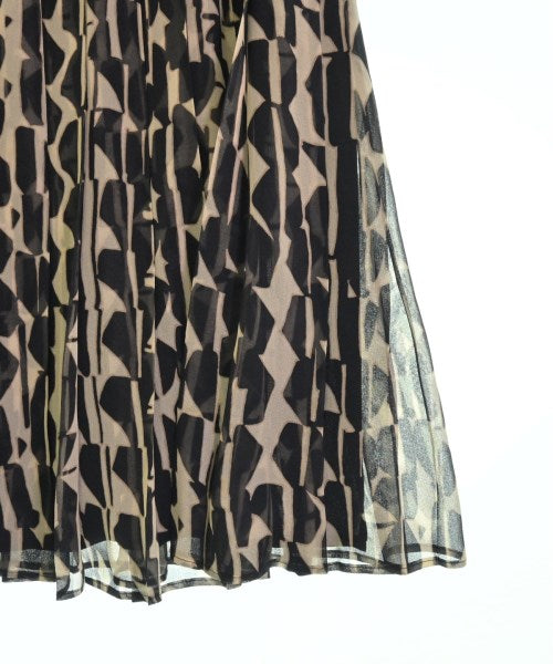 Max Mara กระโปรงยาวถึงเข่า