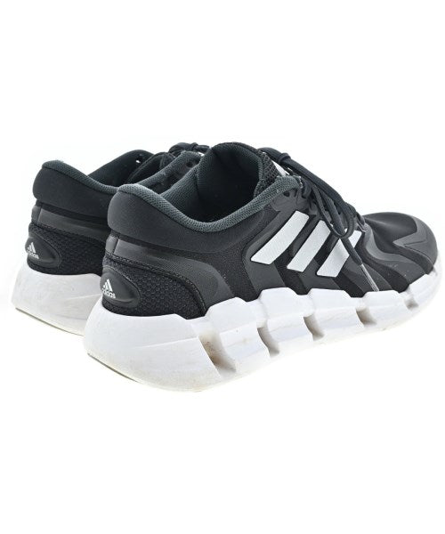 adidas รองเท้าผ้าใบ