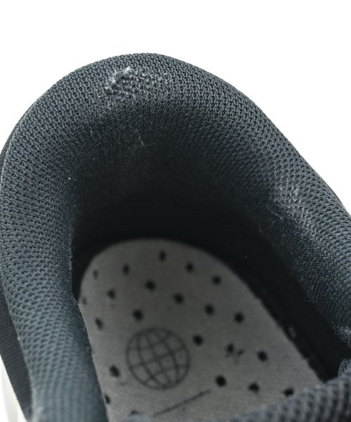 adidas รองเท้าผ้าใบ