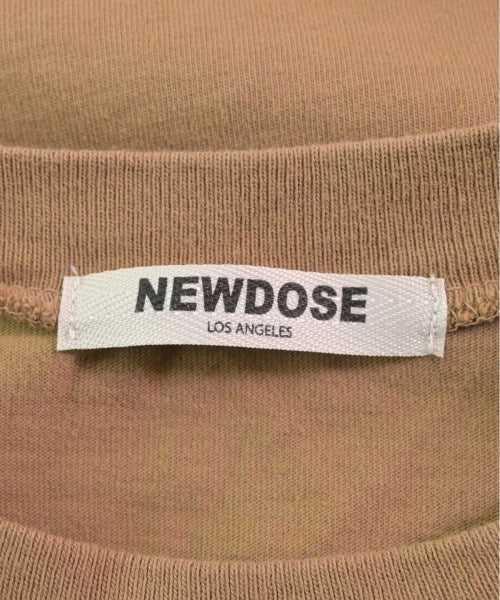 NEWDOSE เสื้อยืด/เสื้อท็อปส์