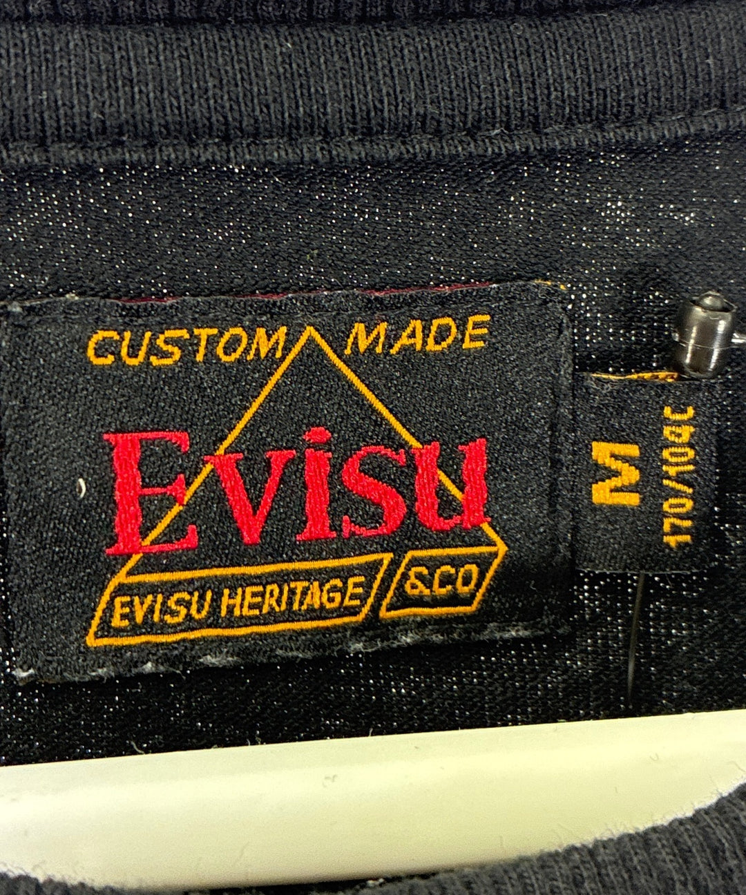 EVISU เสื้อยืด/เสื้อท็อปส์