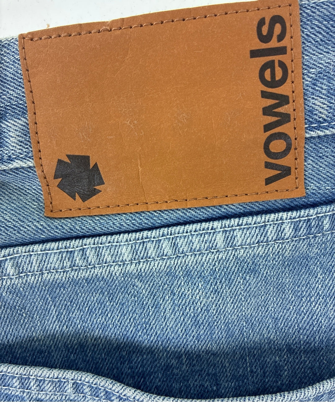 vowels ยีนส์