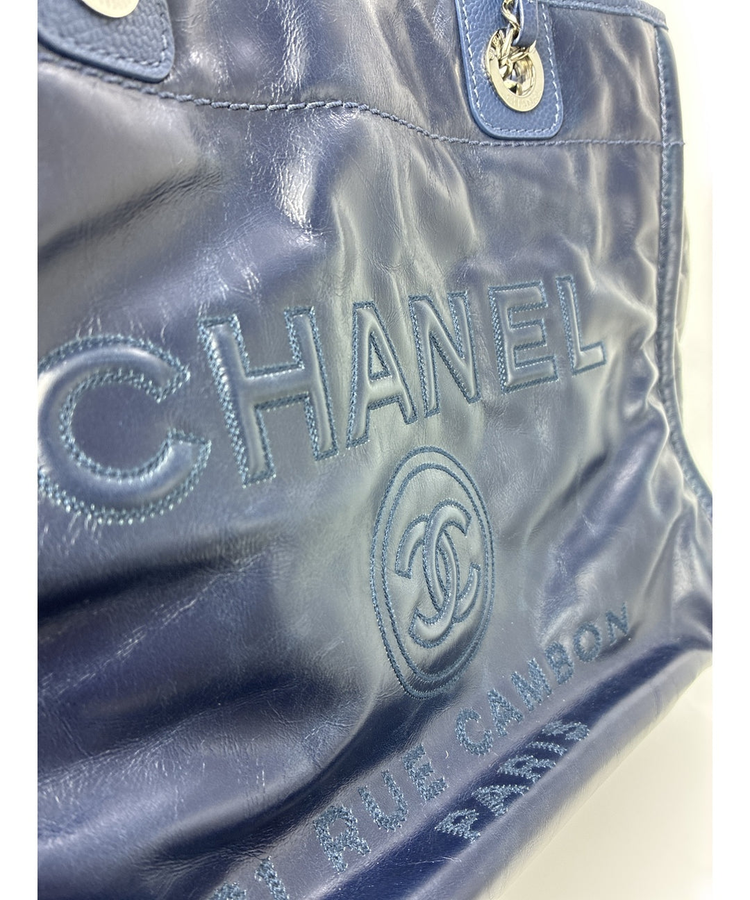 CHANEL กระเป๋าถือขนาดใหญ่