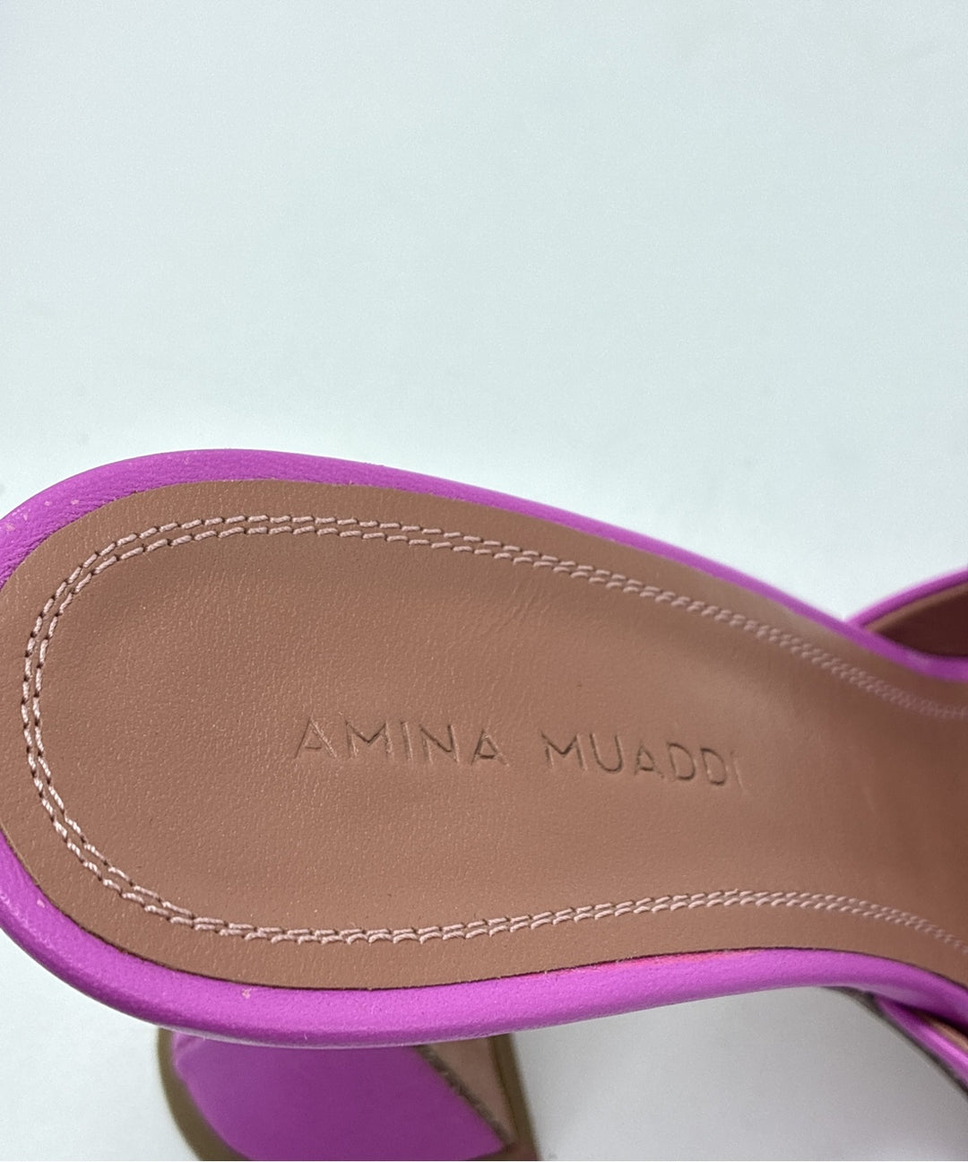 Amina Muaddi รองเท้าสวมทางการ