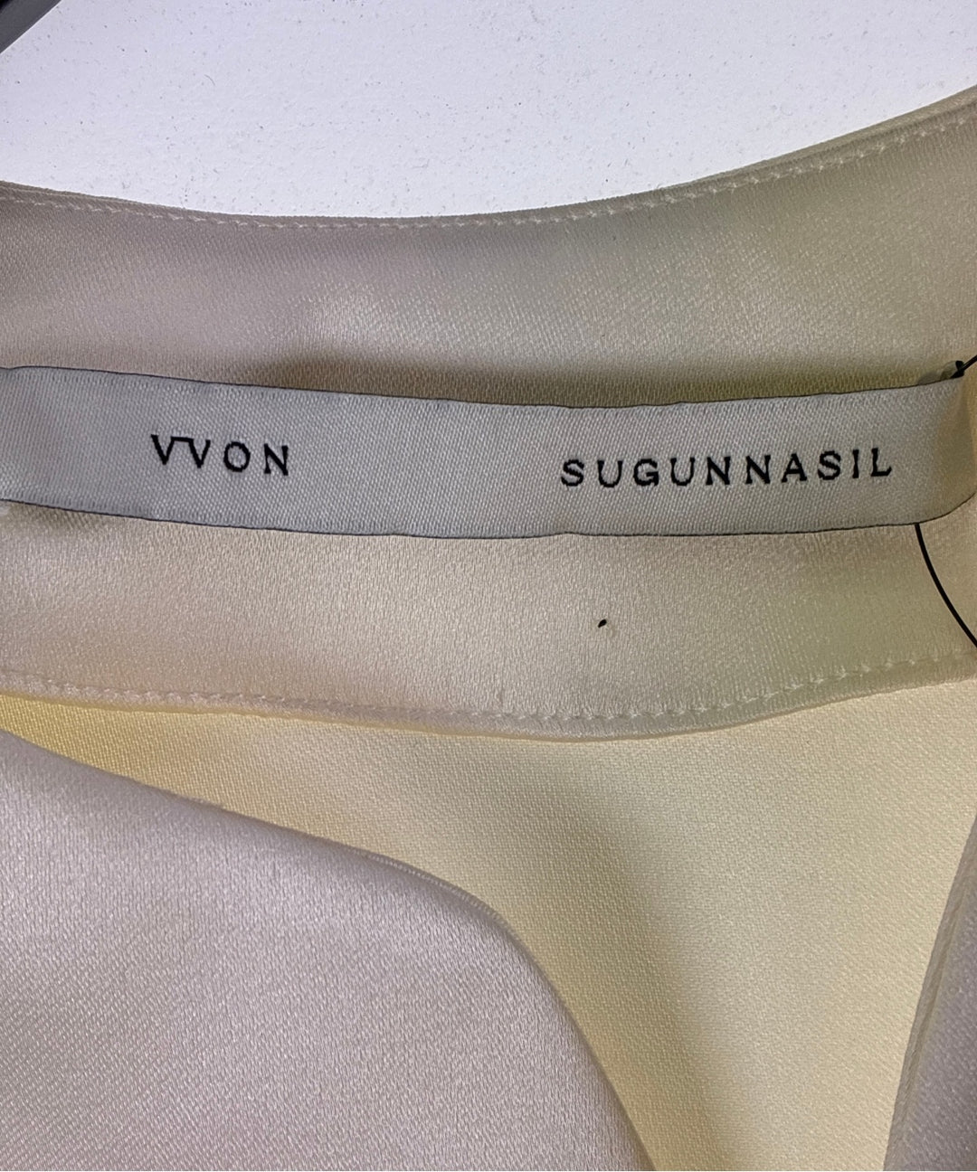 VVON SUGUNNASIL เสื้อปอนโช