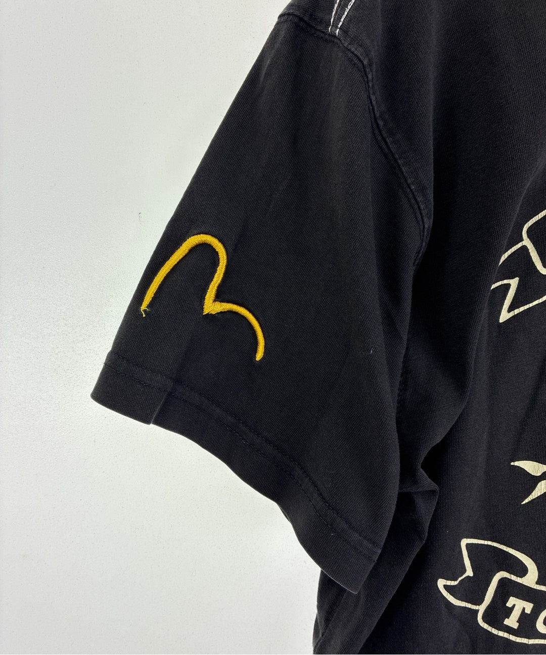 EVISU เสื้อยืด/เสื้อท็อปส์