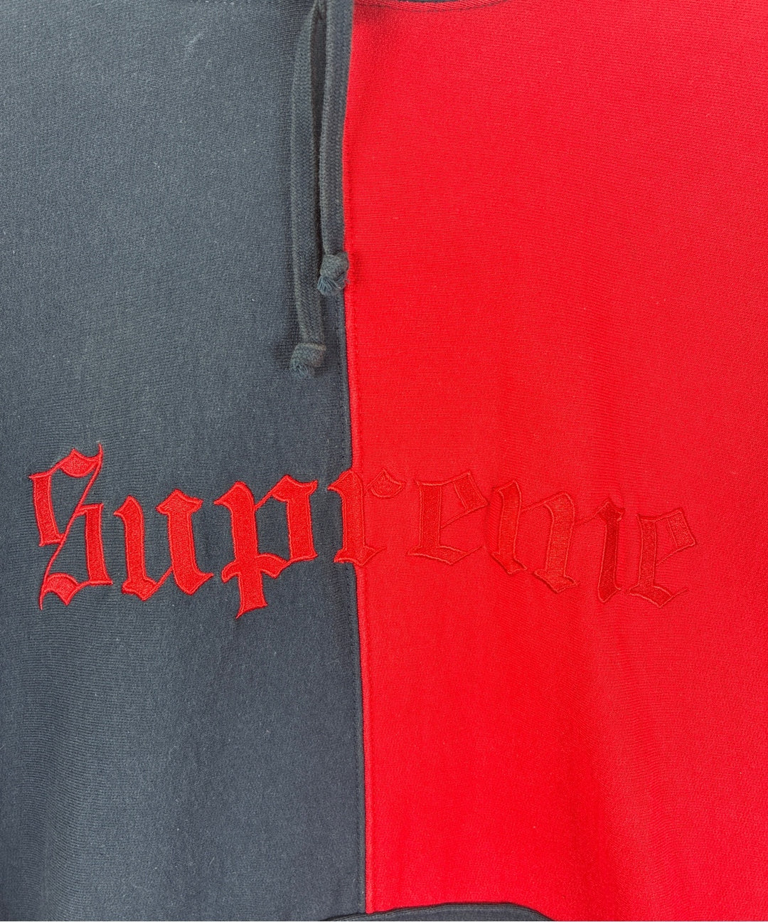 Supreme เสื้อฮู้ด