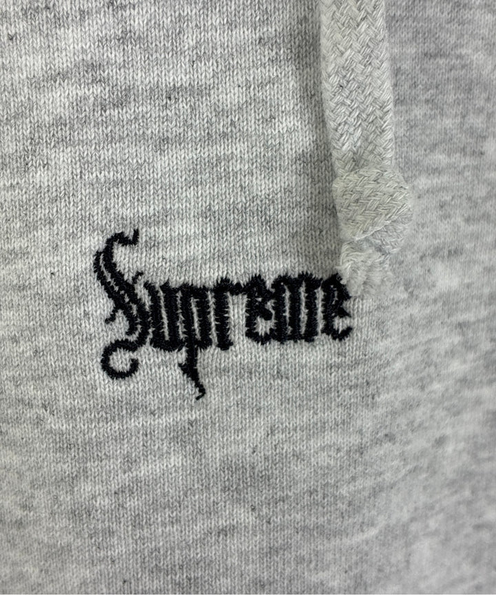 Supreme เสื้อฮู้ด