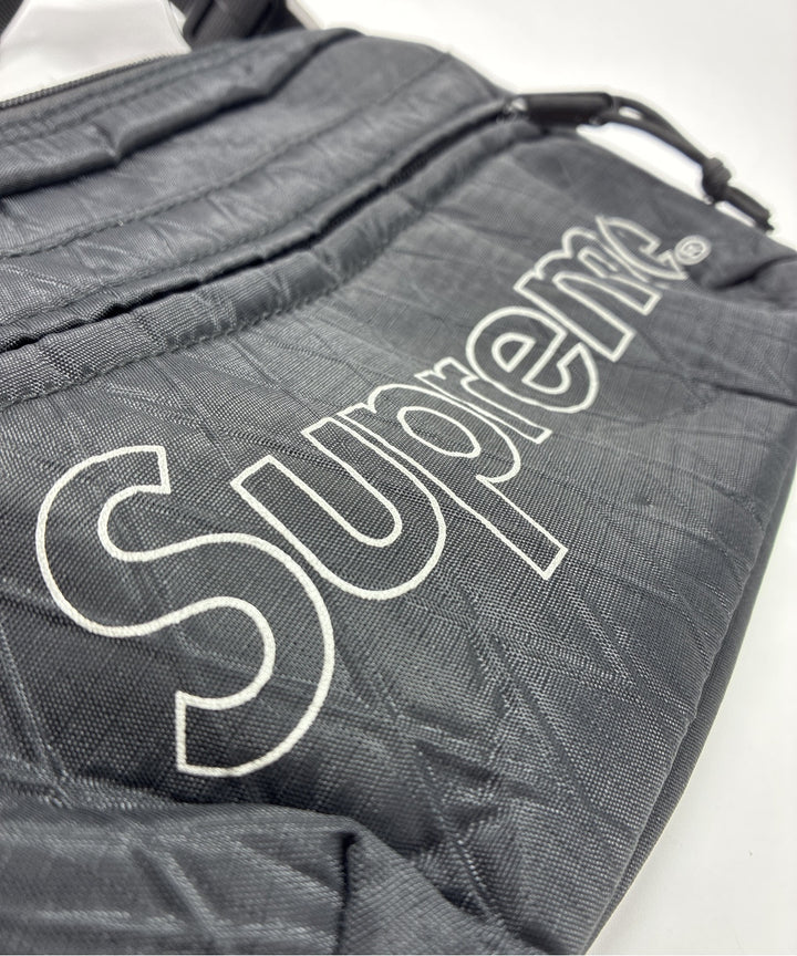 Supreme กระเป๋าสะพาย