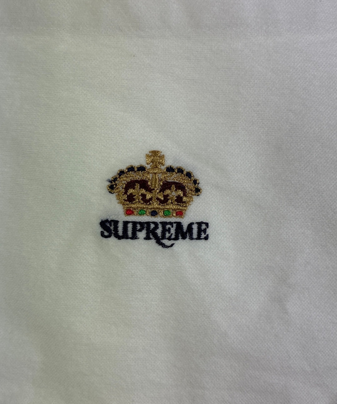 Supreme เสื้อลำลอง