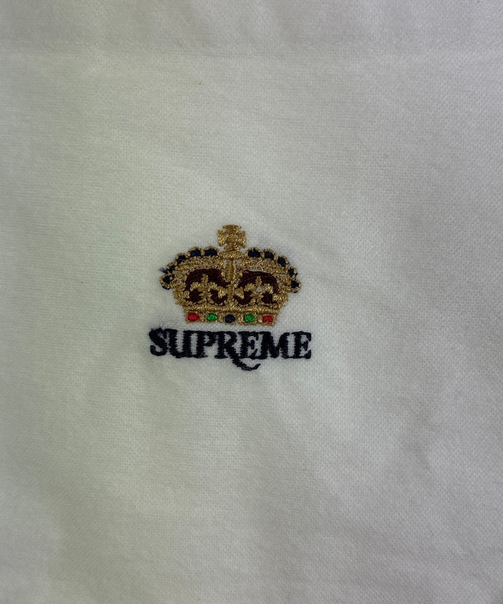 Supreme เสื้อลำลอง