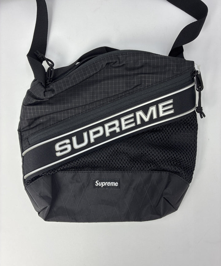Supreme กระเป๋าสะพาย