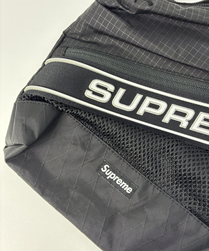 Supreme กระเป๋าสะพาย