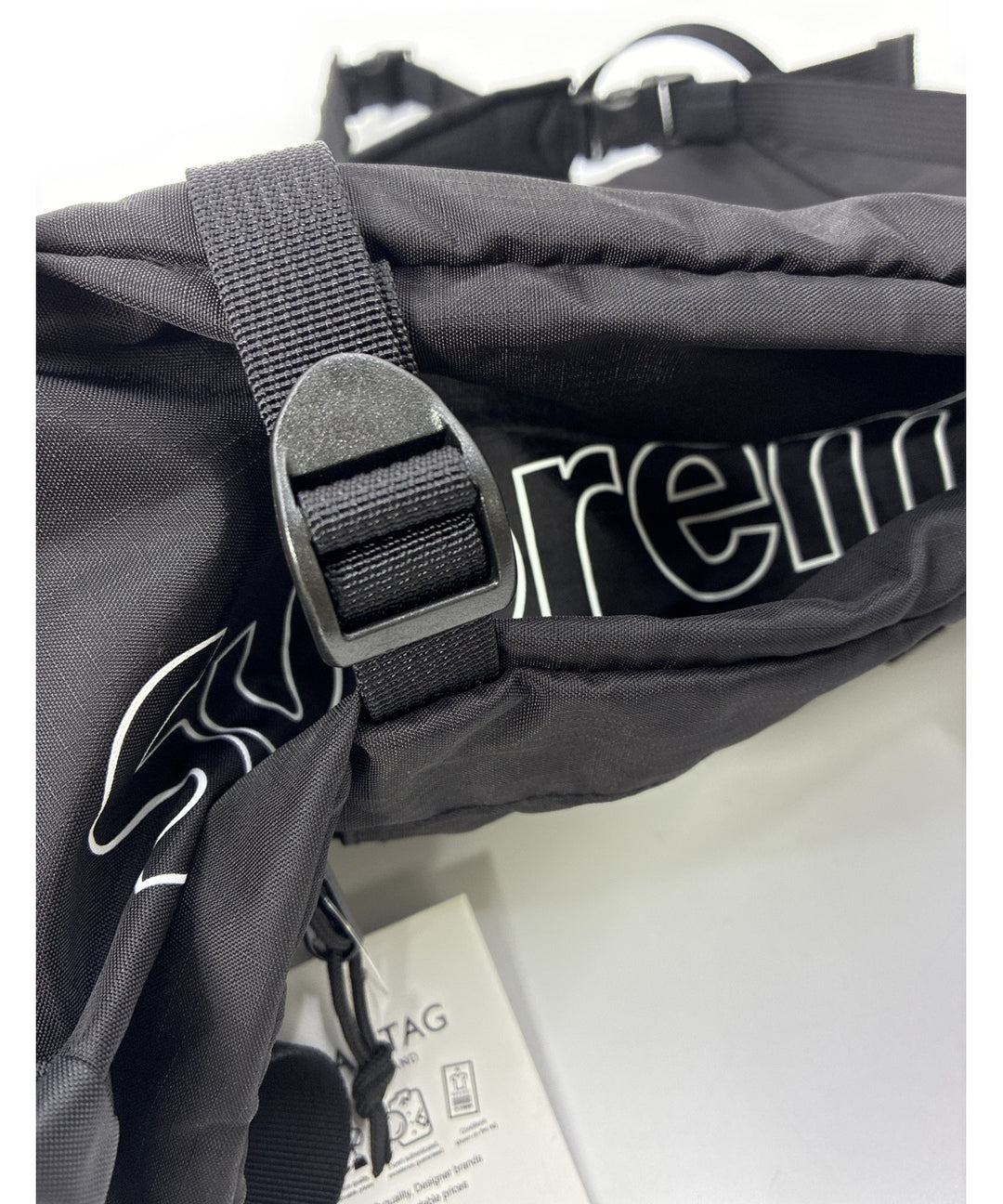 Supreme เป้สะพายหลัง