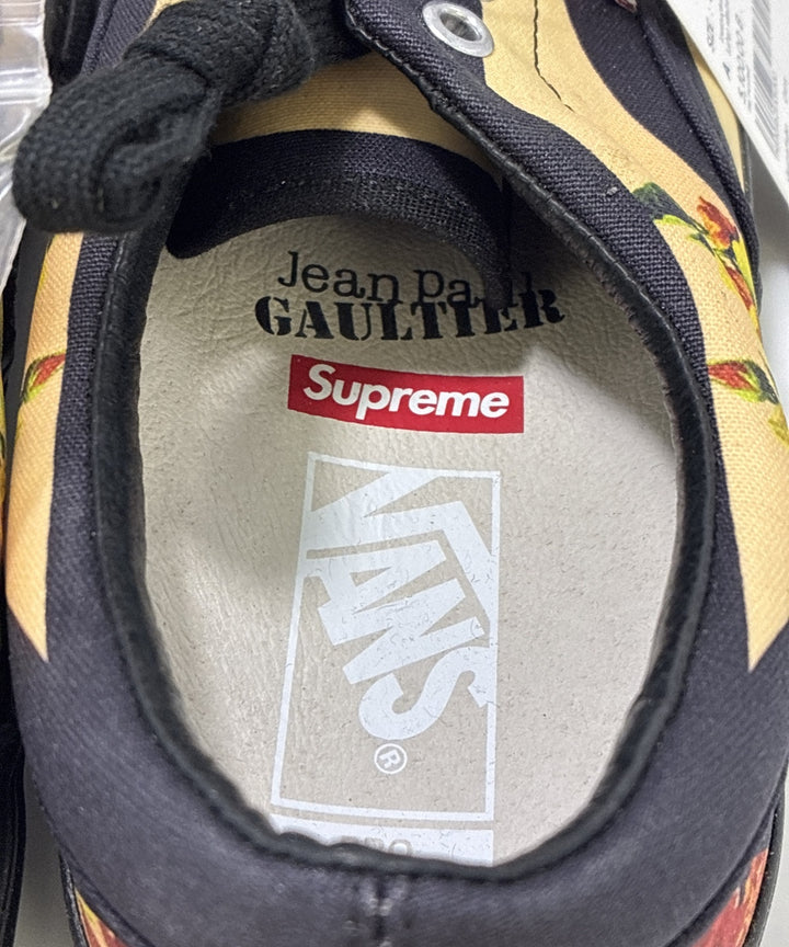 Supreme รองเท้าผ้าใบ