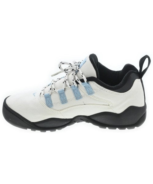 Supreme รองเท้าผ้าใบ