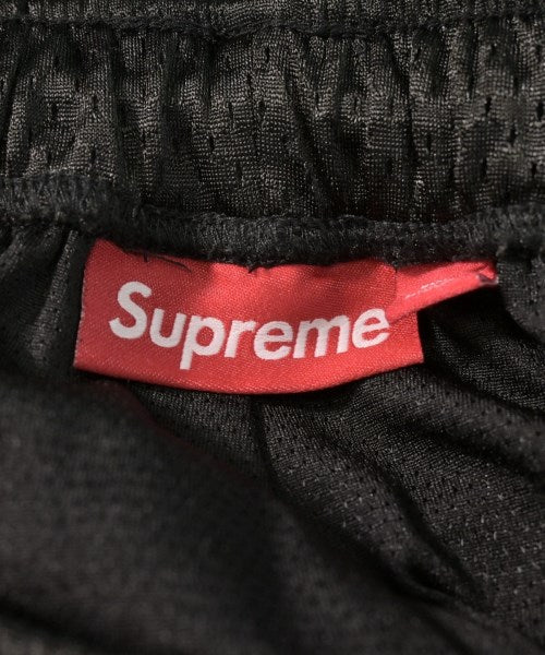 Supreme กางเกงขาสั้น