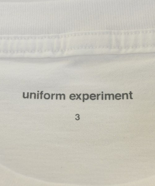uniform experiment เสื้อยืด/เสื้อท็อปส์